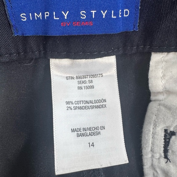 Simply Styled Women’s Dark Blue Flat Front Shorts - Picture 3 of 4